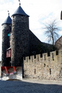old_city_walls_helpoort_m